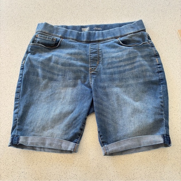 Levi Strauss Slimming Plus Size 20 Bermuda Jean Shorts Pull-on Totally Shaping - Picture 13 of 13